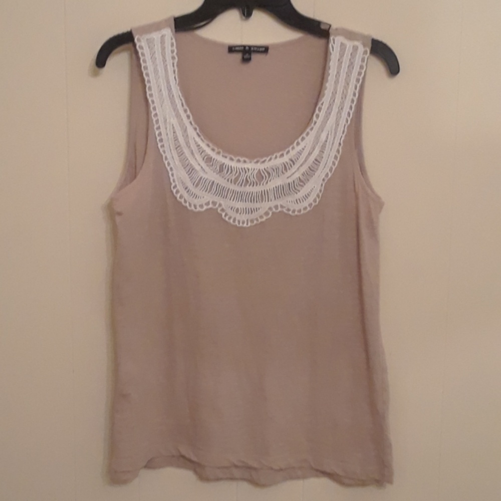 M tan and white Cable & Gauge top